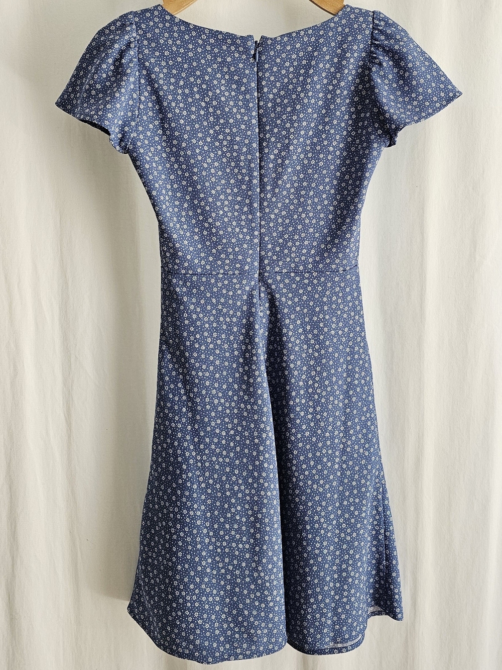 Levi's Blue & White Floral Delray Short Sleeve Mini Dress - Picture 2 of 15